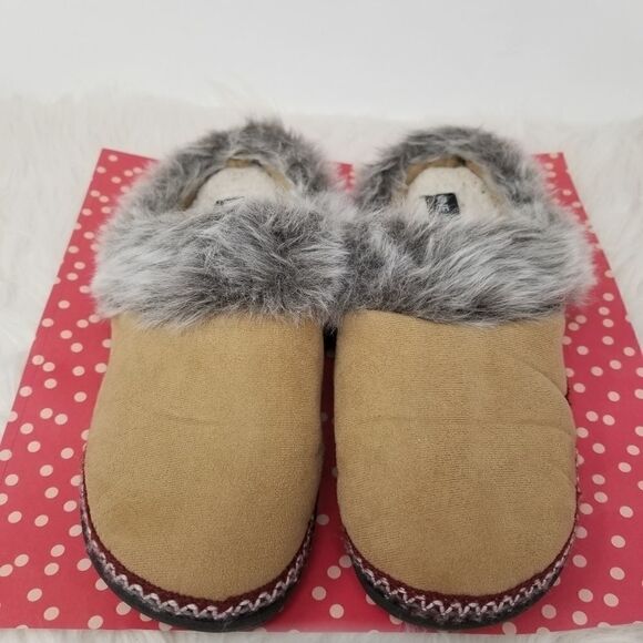 NINE WEST SLIPPERS W/FUR TRIM. SIZE L (9-10) - Picture 10 of 12